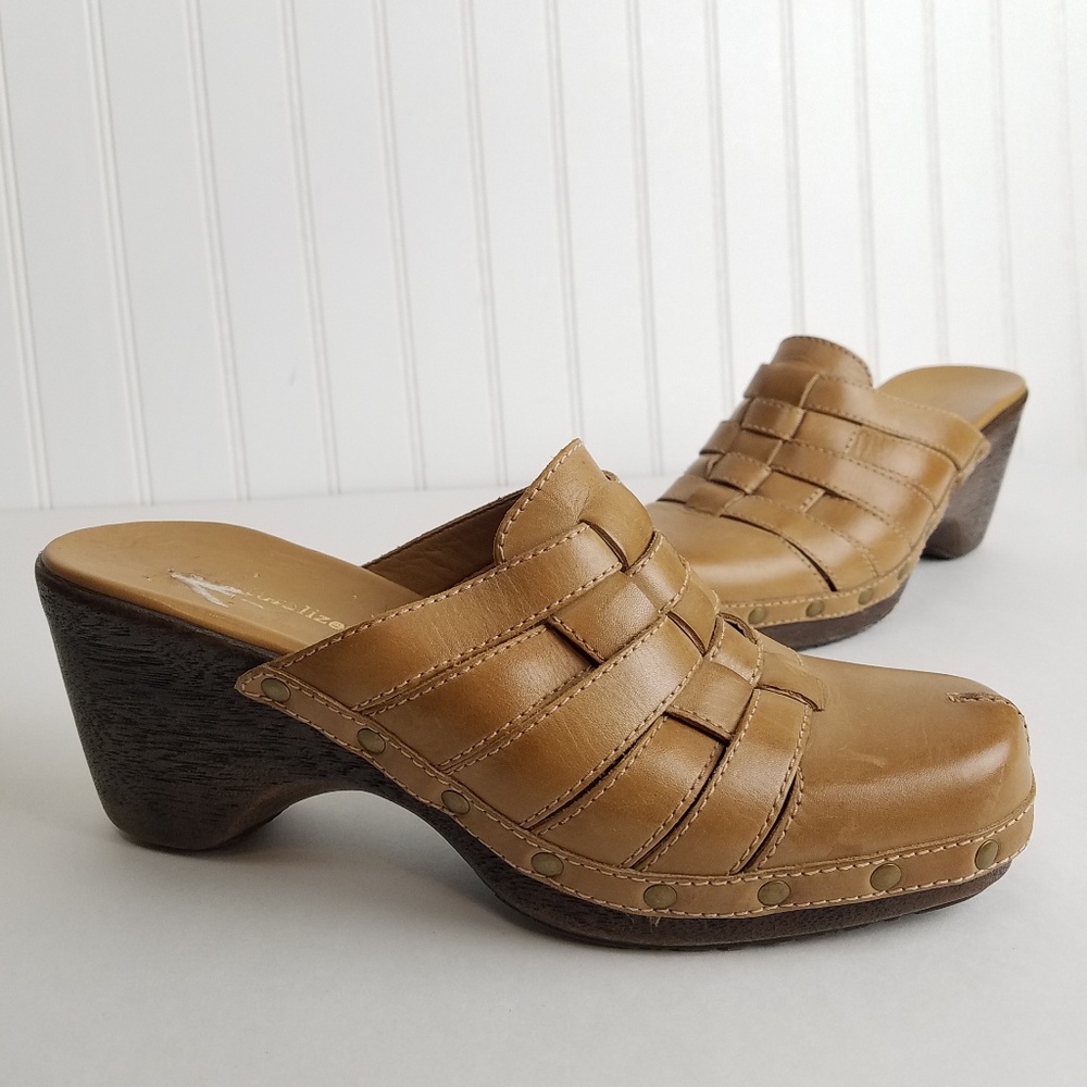 Naturalizer Camel Woven Leather Clogs Size 8.5